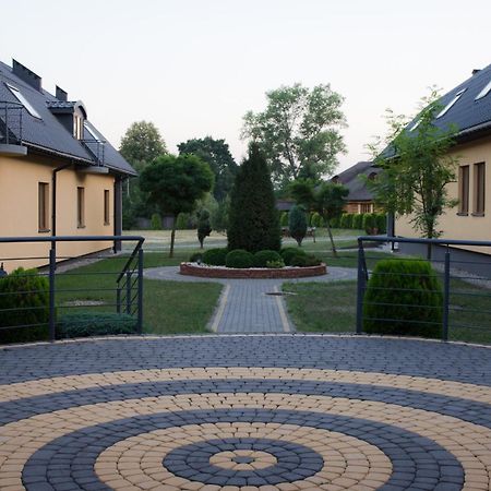 Hotel Paradiso Suchedniow Экстерьер фото