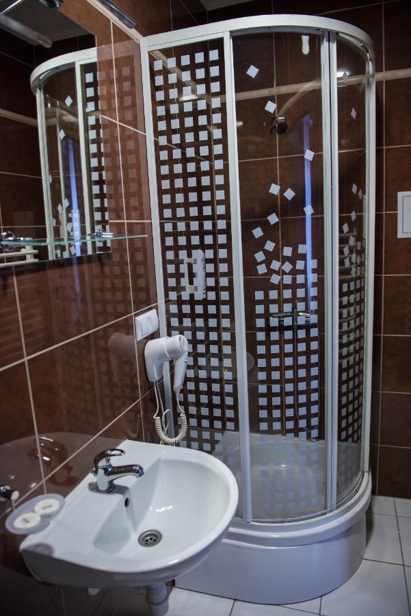 Hotel Paradiso Suchedniow Экстерьер фото