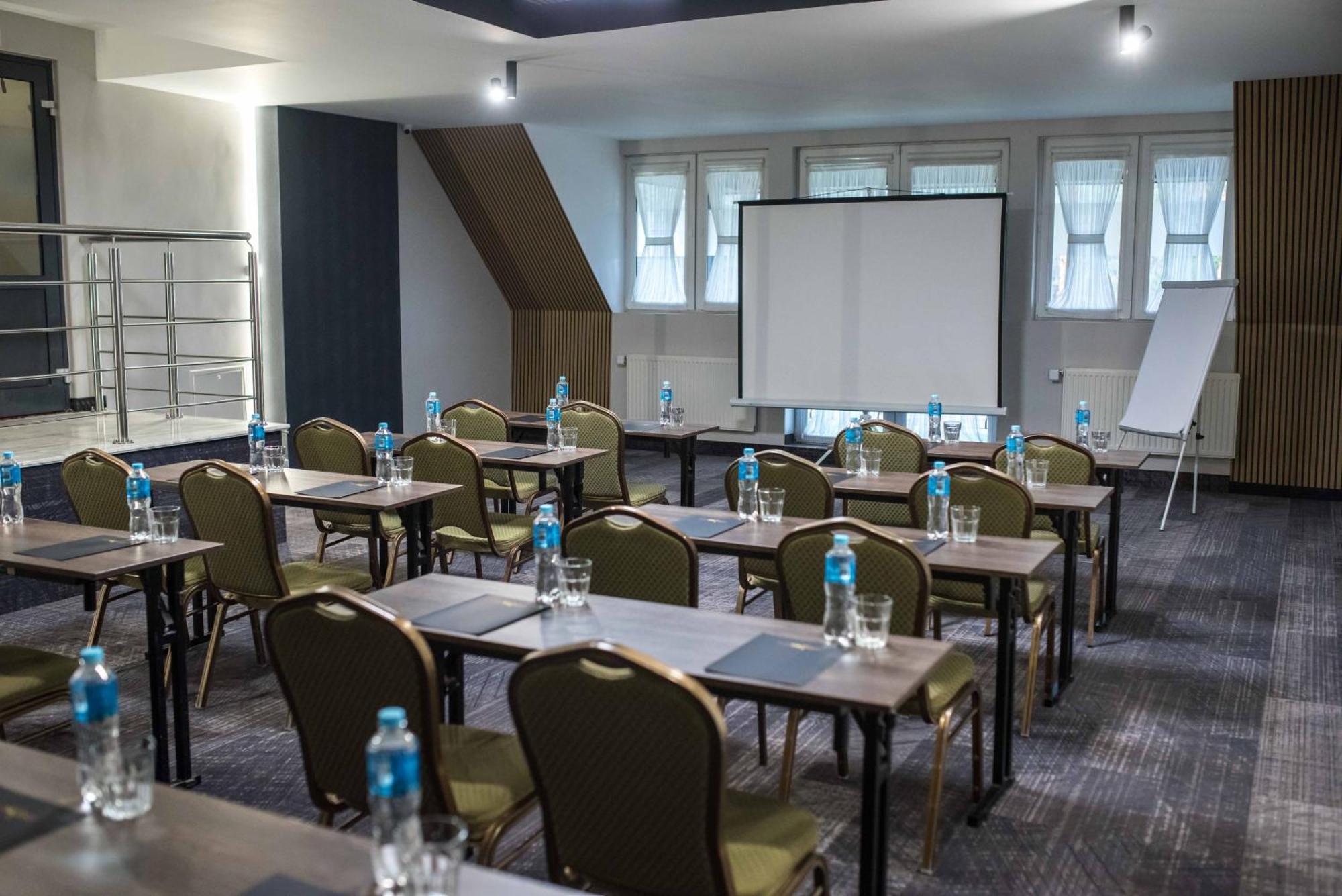 Hotel Paradiso Suchedniow Экстерьер фото