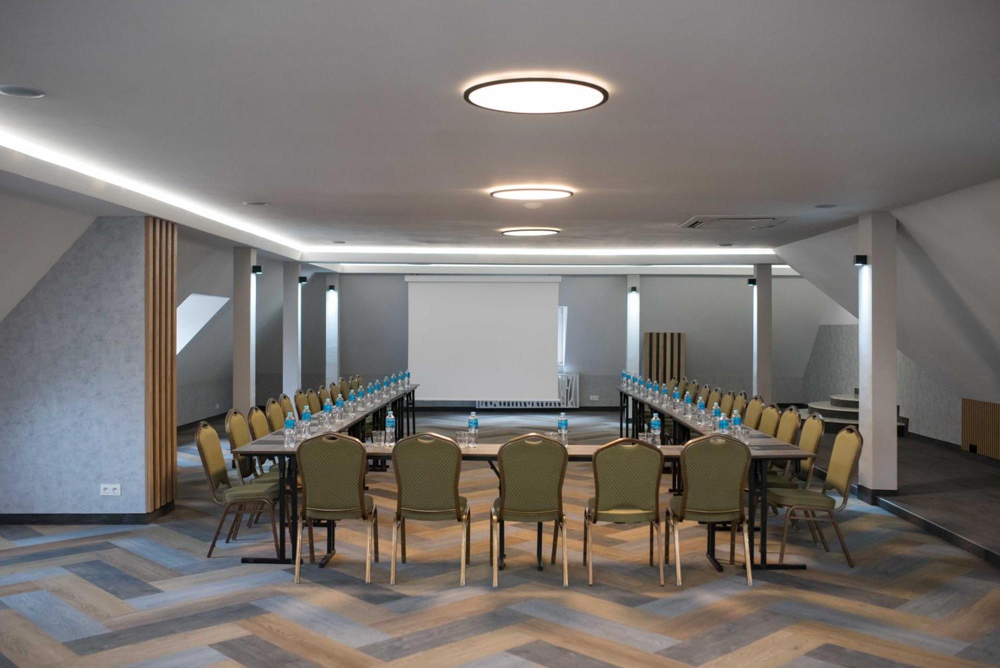 Hotel Paradiso Suchedniow Экстерьер фото