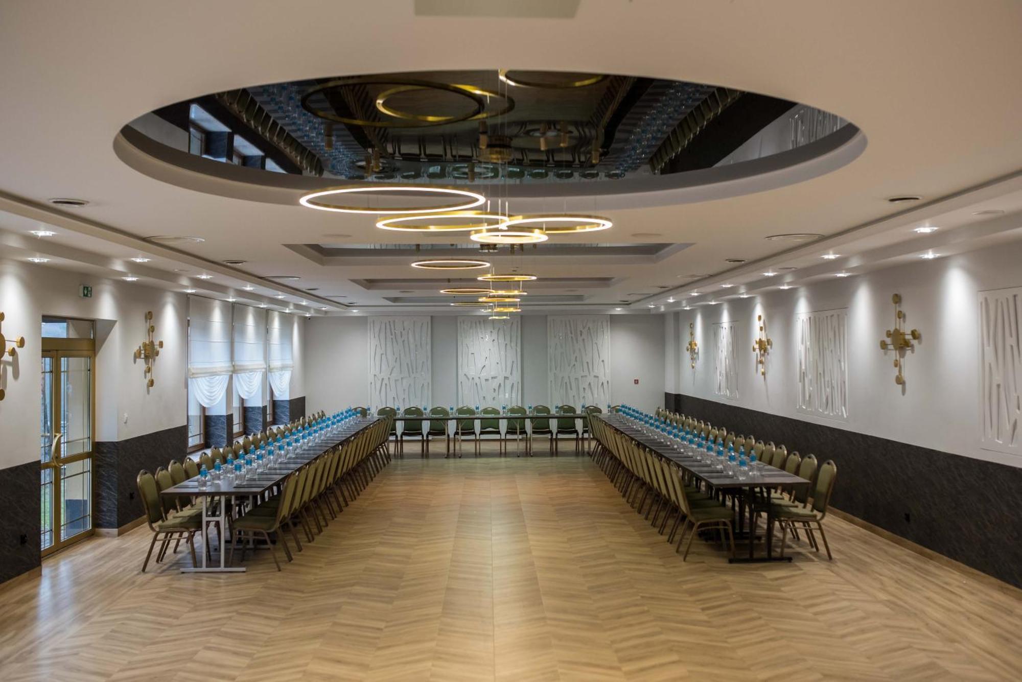 Hotel Paradiso Suchedniow Экстерьер фото