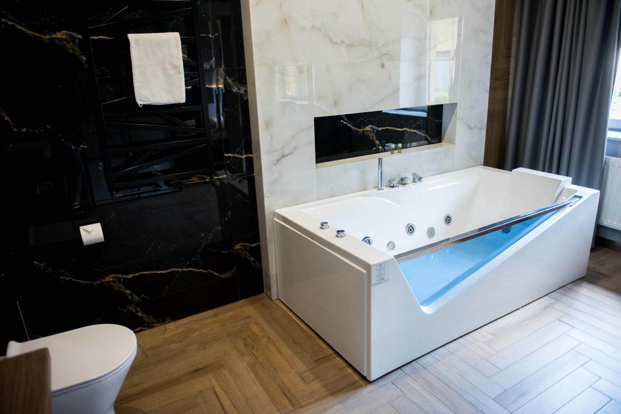 Hotel Paradiso Suchedniow Экстерьер фото