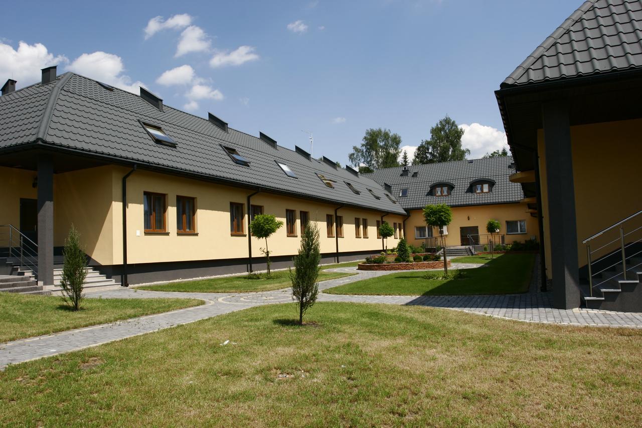 Hotel Paradiso Suchedniow Экстерьер фото