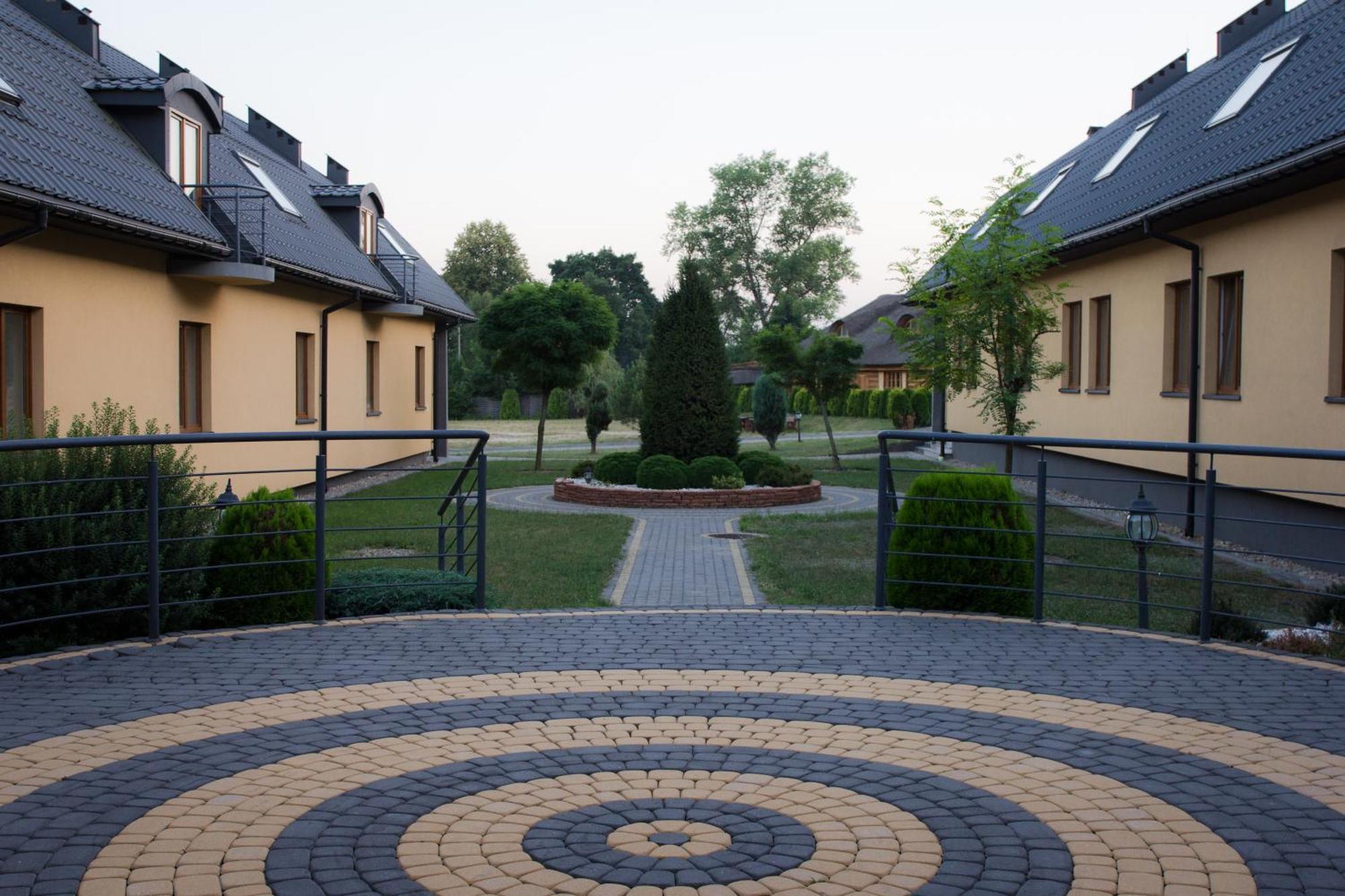 Hotel Paradiso Suchedniow Экстерьер фото